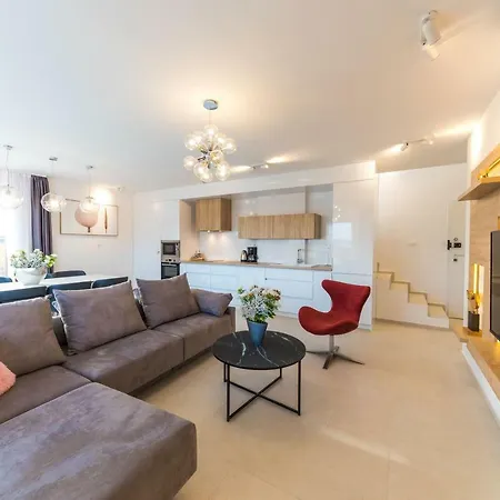 Tina Villa Kastela